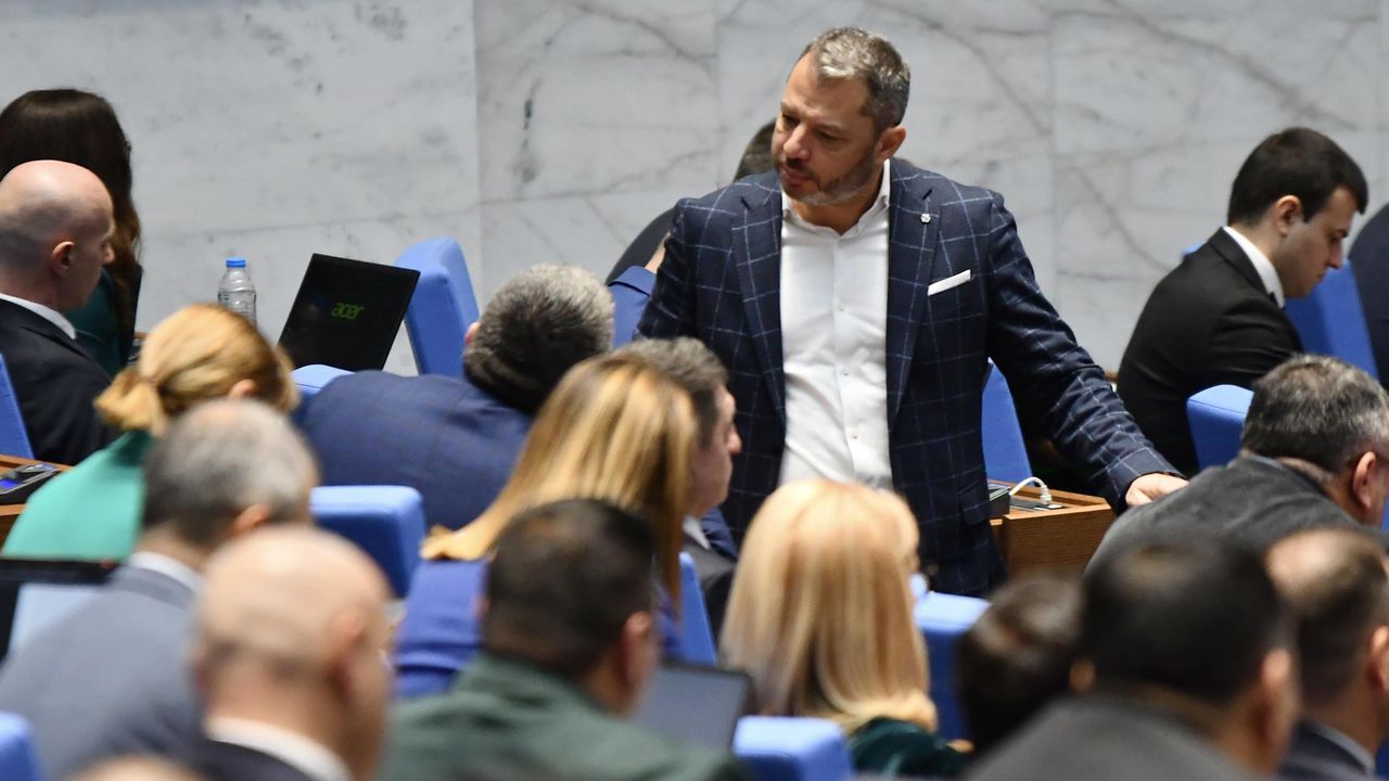 Делян Добрев: С договора с "Боташ" България плаща репарации на Турция, без да е водила война