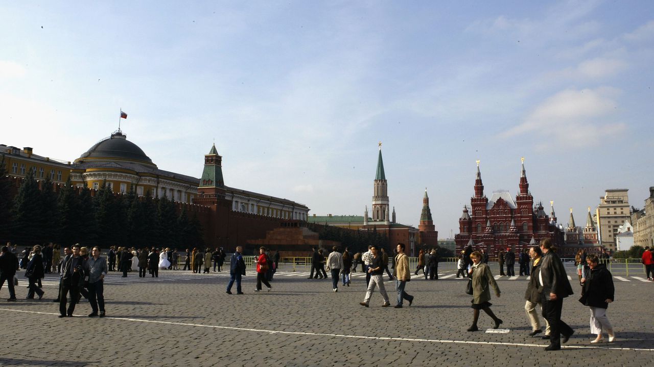 В Москва освиркаха посланика на ЕС, докато призоваваше за прекратяване на огъня в Украйна