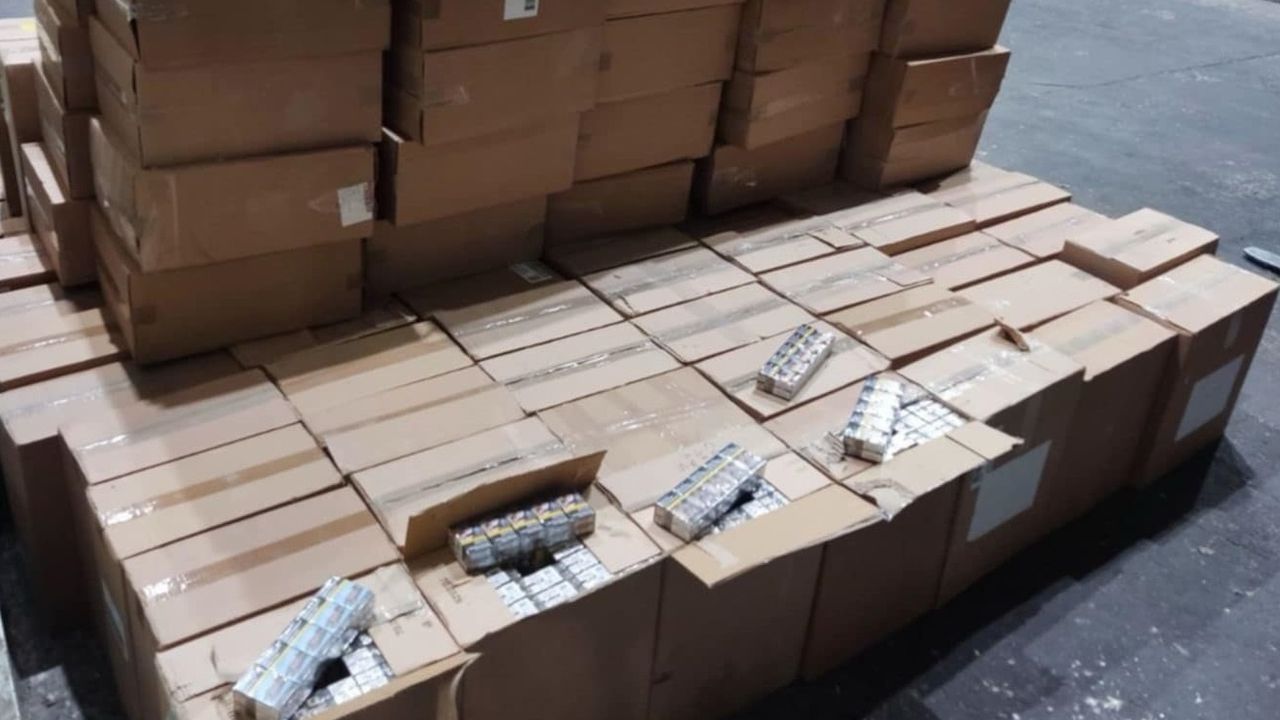 950 хил. къса контрабандни цигари задържаха митничарите на "Лесово"