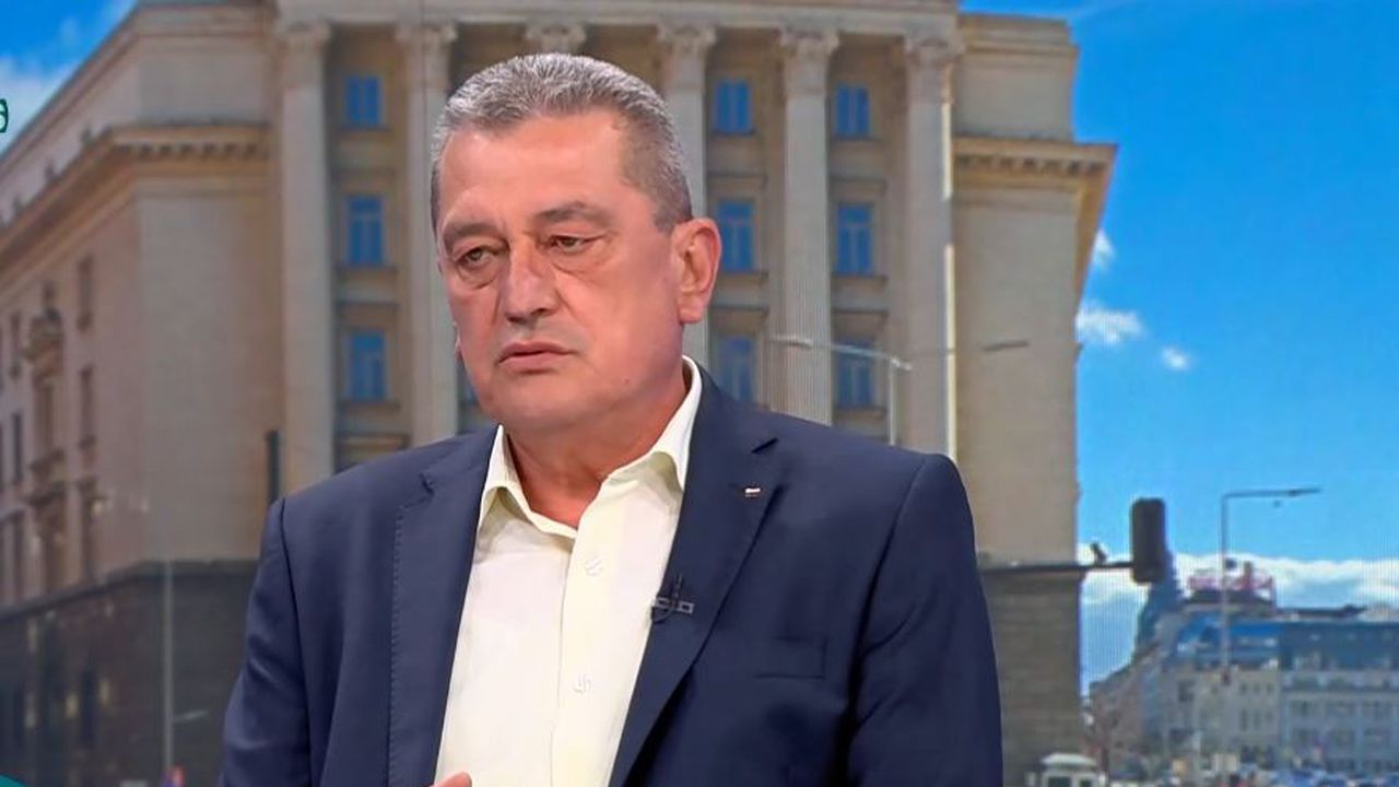 Николай Николов: За ден в страната са лумнали над 100 огнища