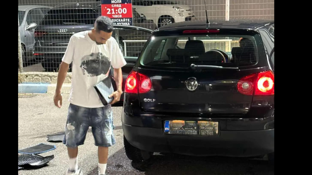 Шофьорът, помел автобус в София, зад волана още от април, показва пачки и дрифтове