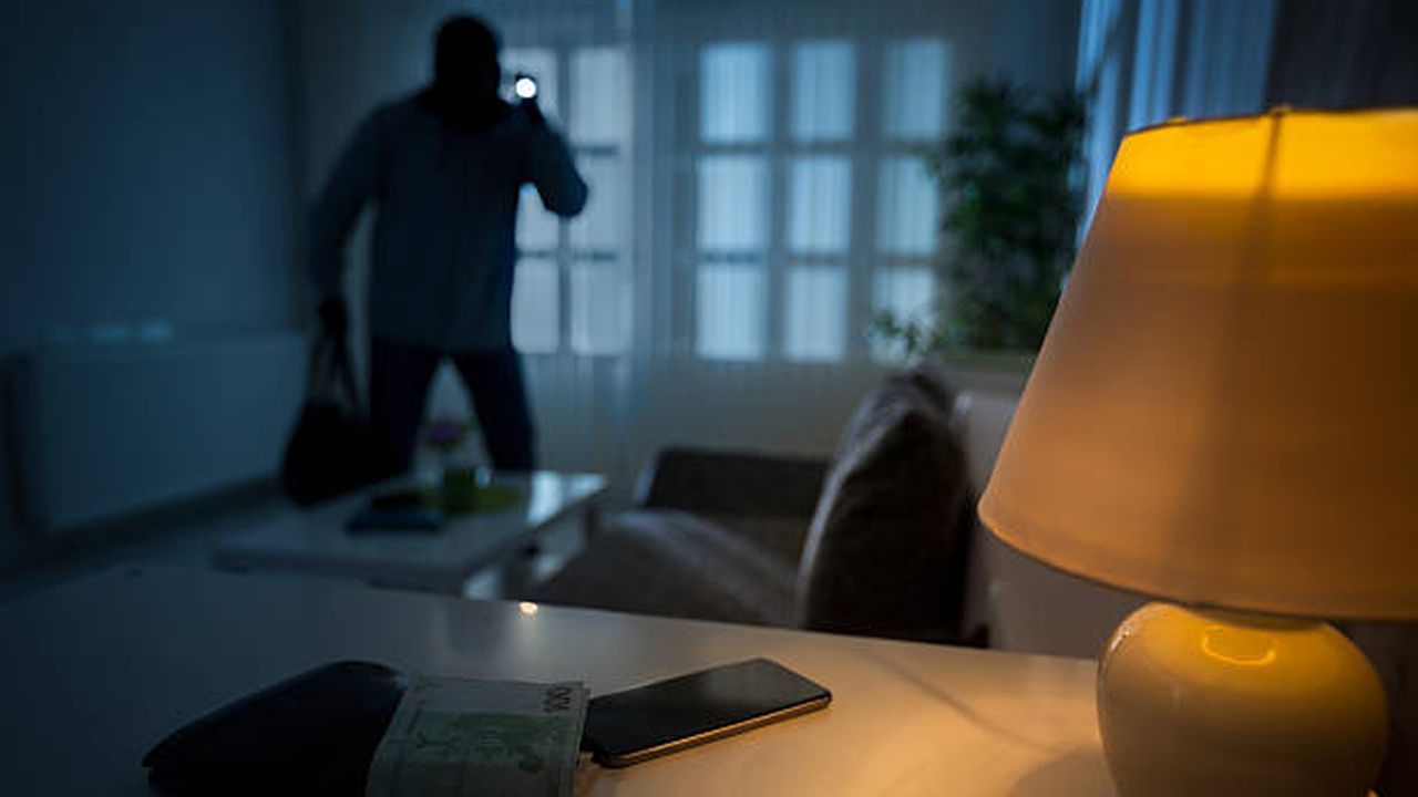 Деца обраха дом на чужденци край Варна