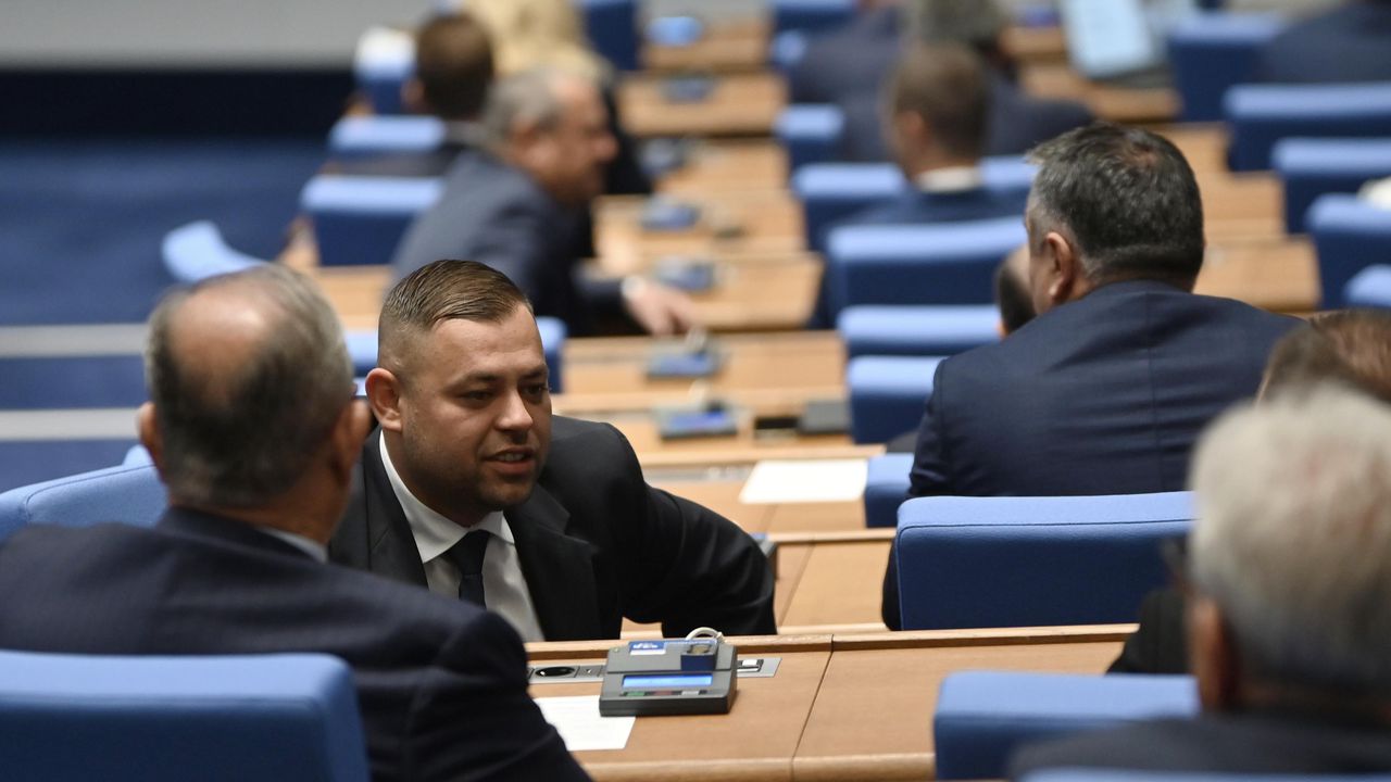 Депутатите от ГЕРБ не се появиха в зала, кворум - няма