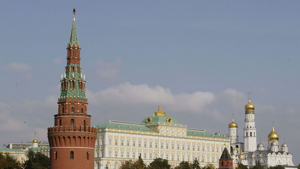 Шеф на руския парламент нарече Макрон и Мерц плесен, която ще загине от руската светлина