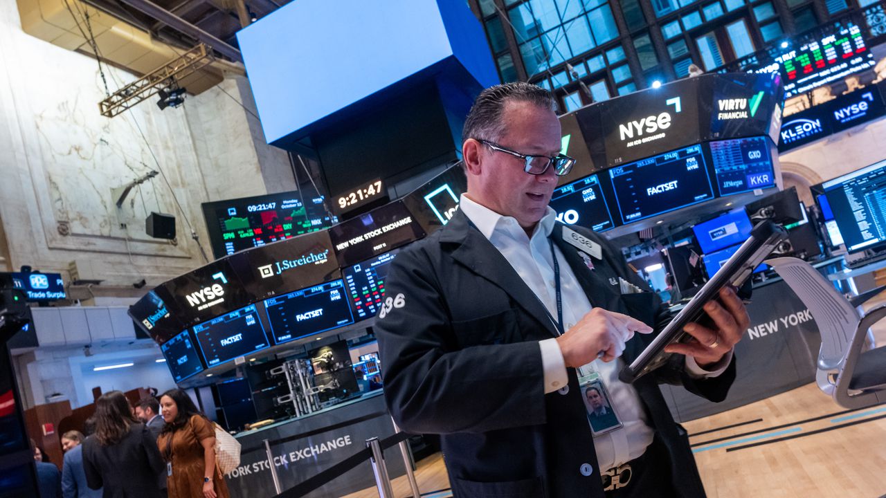 Основните индекси на Уолстрийт се движат възходящо в ранната търговия