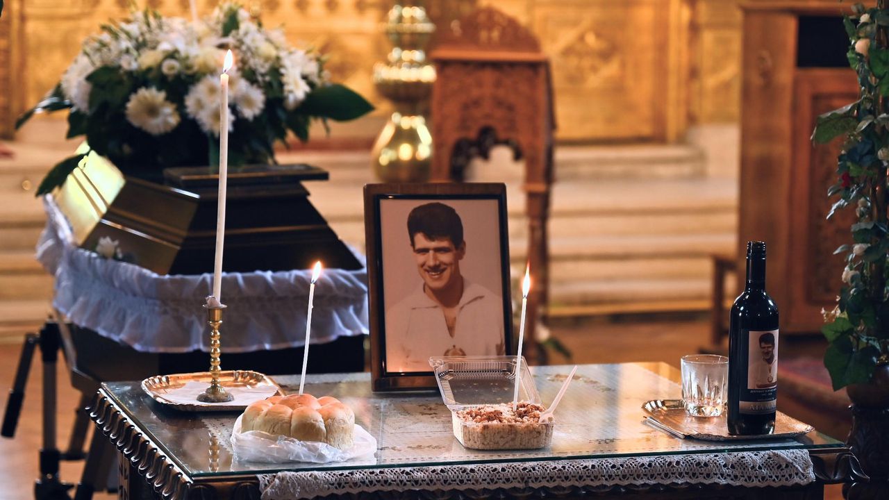 Стотици се простиха с Добромир Жечев