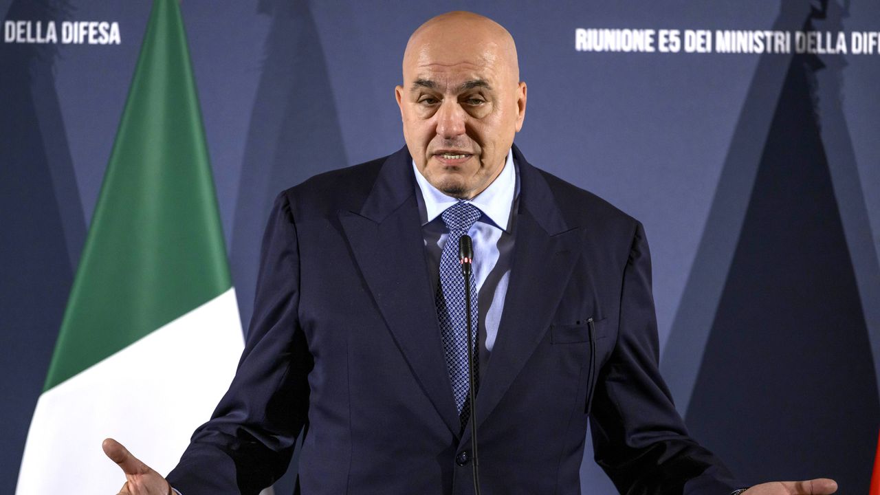 Гренландия. Чудя се какво ли ще правят там. На екскурзия