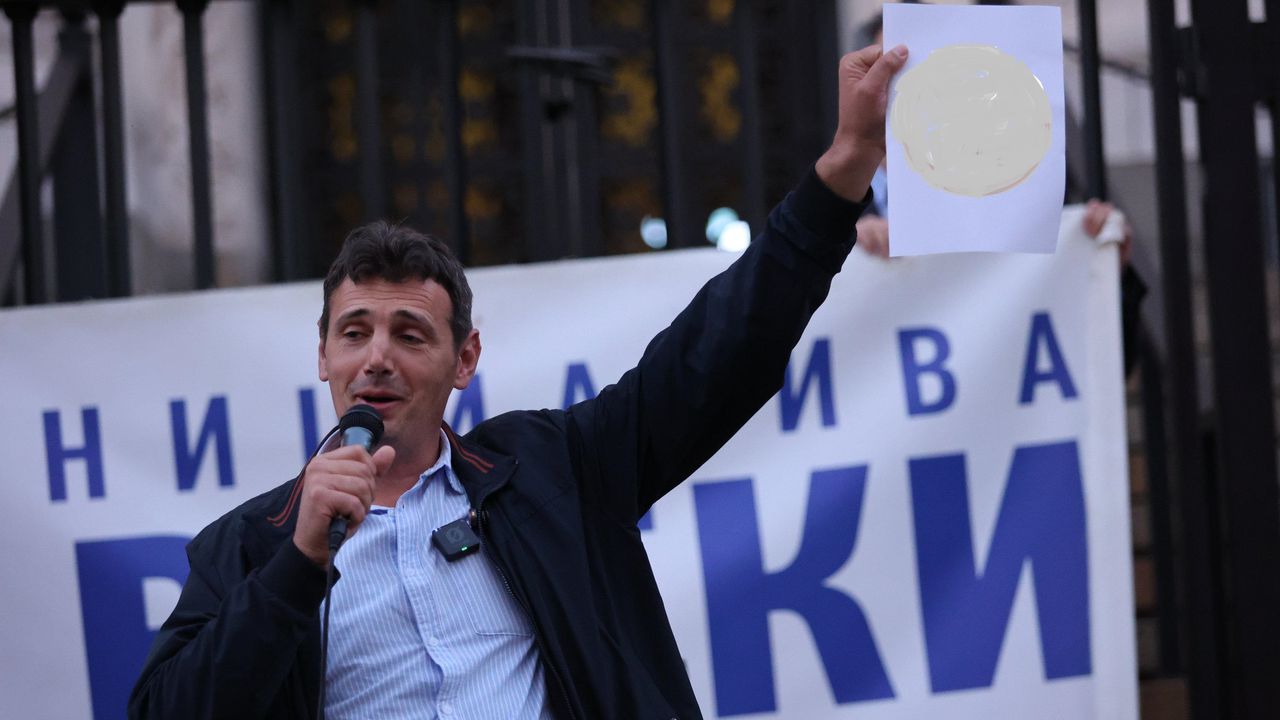 Кметът вижда възможна връзка между атаките и дългогодишен проблем в