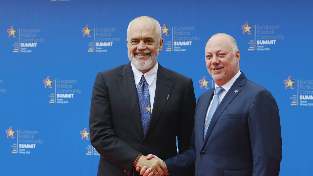 Росен Желязков пристигна в Тирана