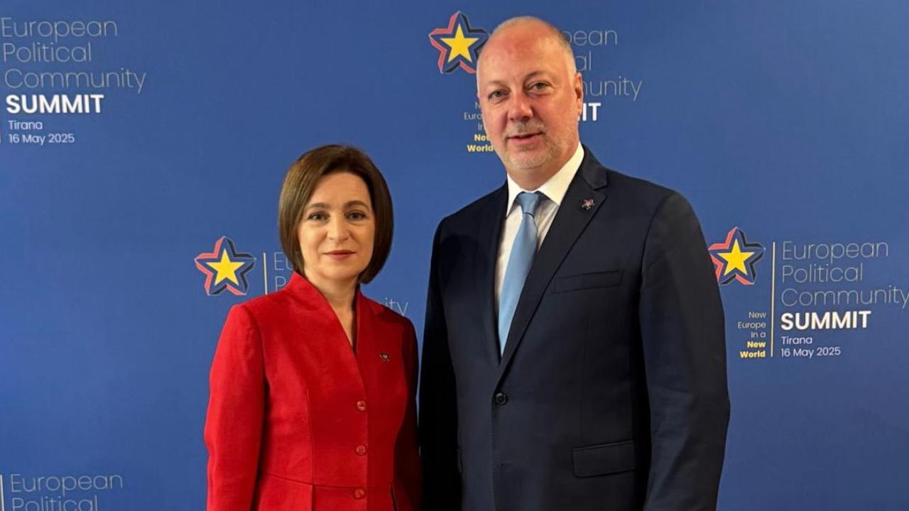 Премиерът Желязков разговаря в Тирана с президента на Молдова Мая Санду
