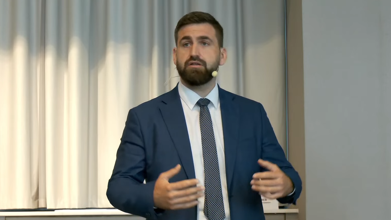 Евродепутатът Андрей Новаков участва в дискусия за правата на пътниците в Европа