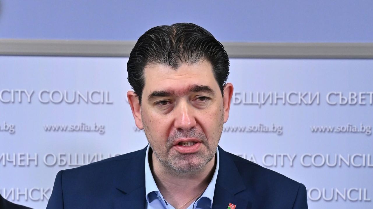Иван Таков: Терзиев играе много опасна игра, ще има и криза с боклука