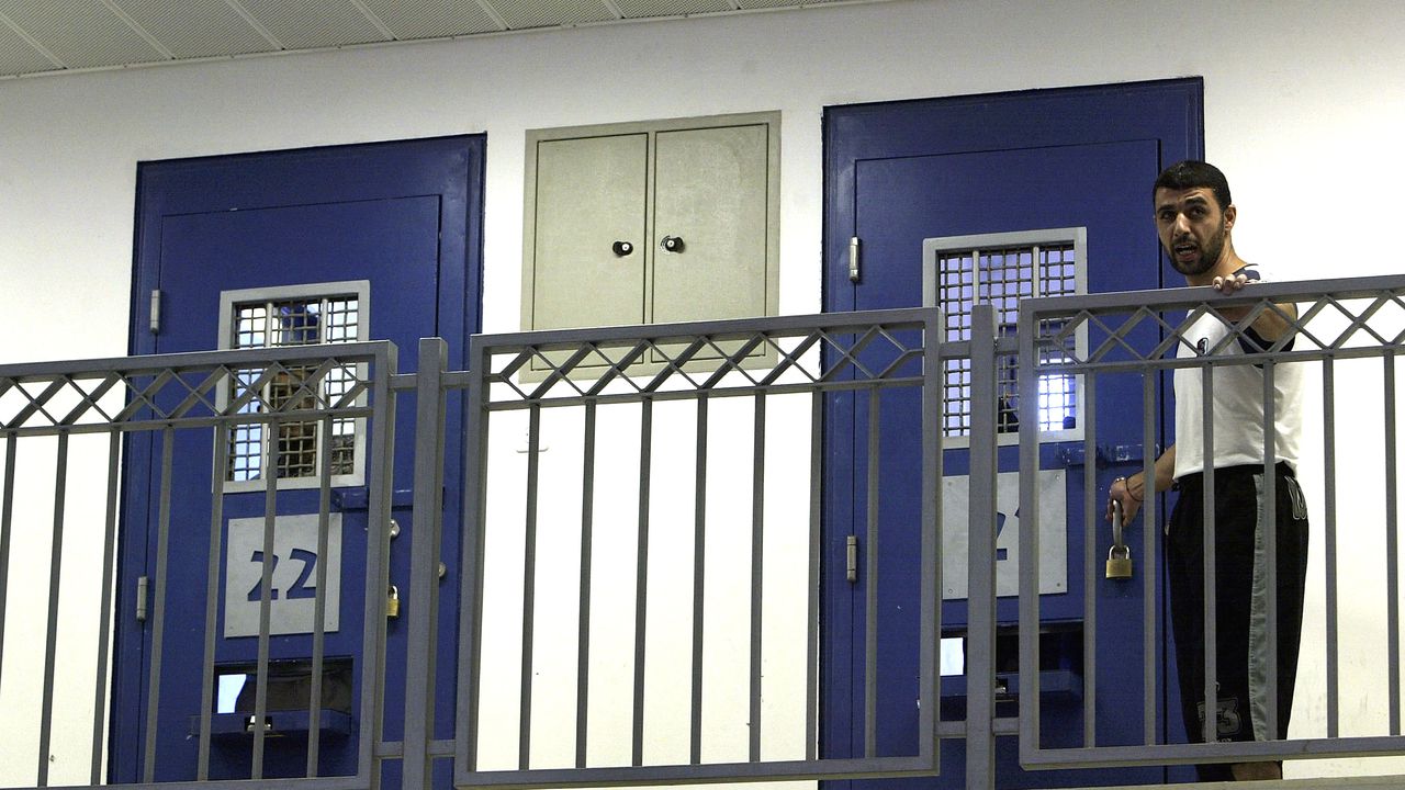 Израел репресира палестински затворници, празнуващи иранските атаки