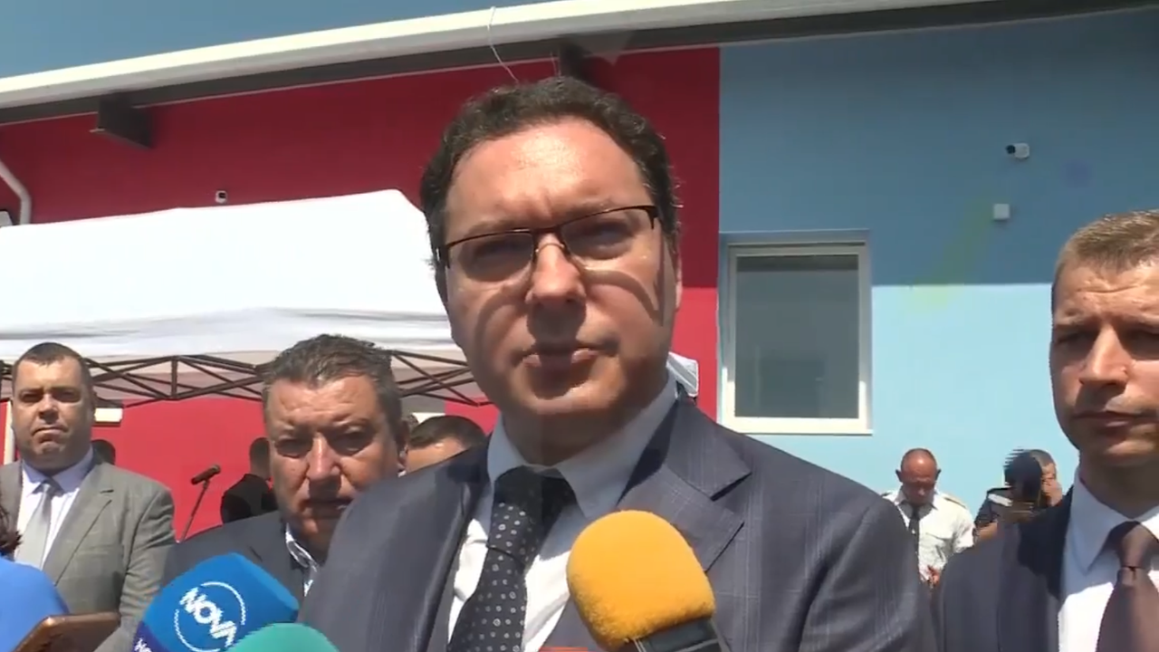 Министър Митов: Ще сме безкомпромисни към полицаи, неспазващи закона