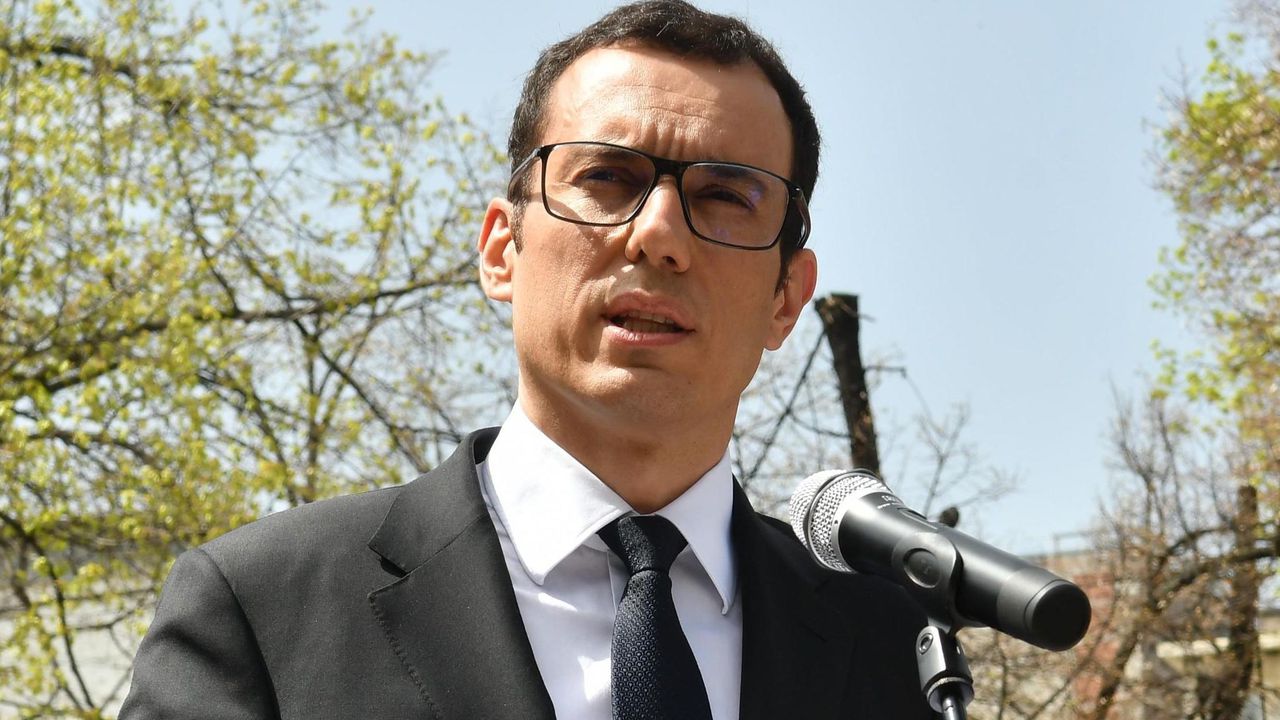 Демокрацията не се защитава само на протести – тя се