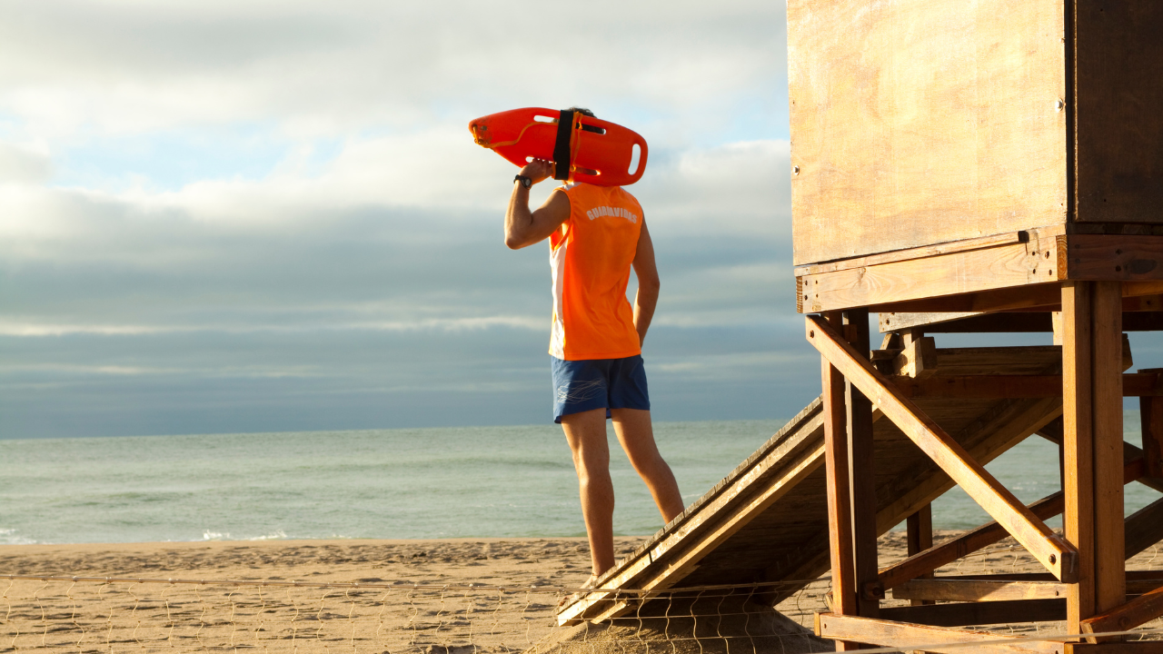 До края на летния сезон на всички охраняеми плажовете у