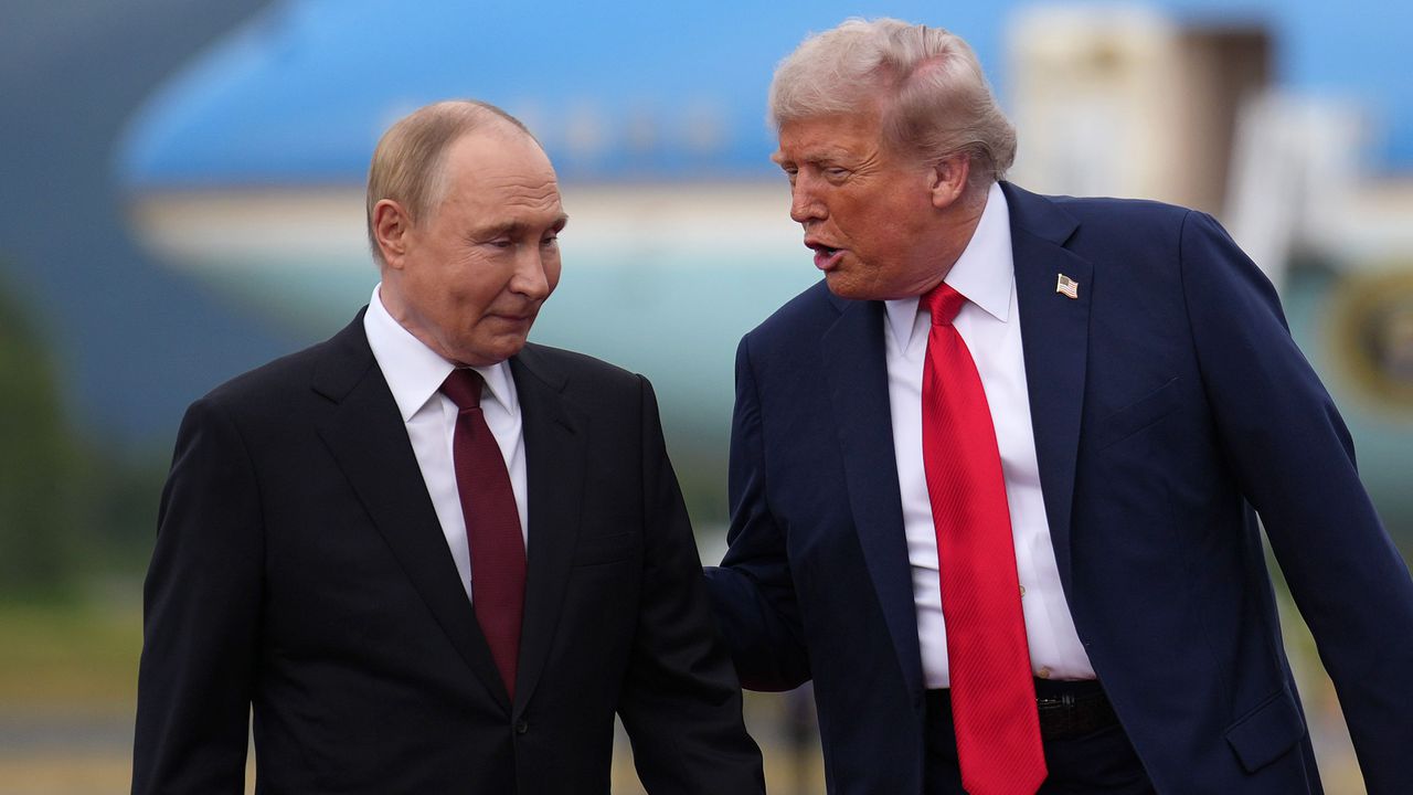 Politico: Тръмп е бил вбесен от медийното отразяване на срещата в Аляска, определена като „триумф за Путин“