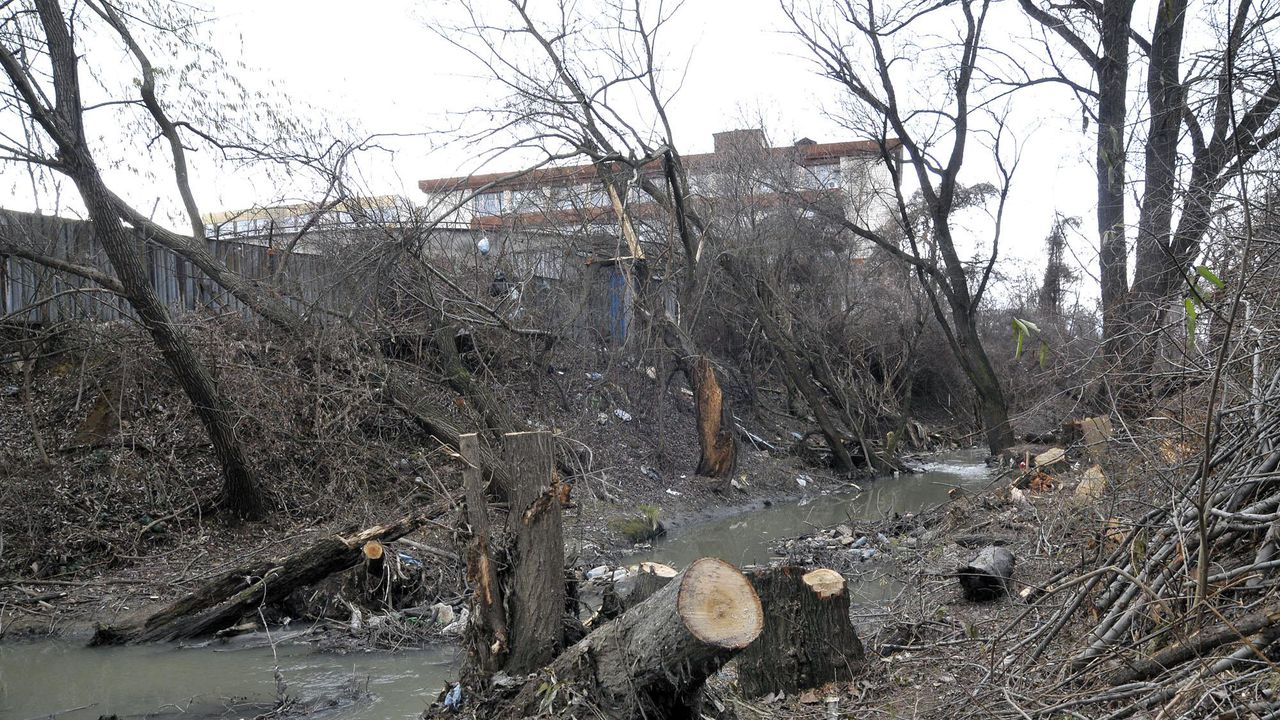 Комисия обследва речните корита и дерета на територията на Община Кюстендил