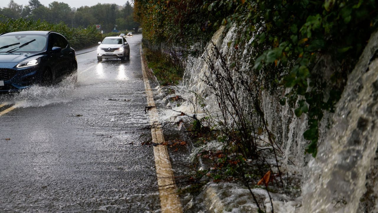 Проливни дъждове пораждат опасност от наводнения и свлачища в Южна Калифорния