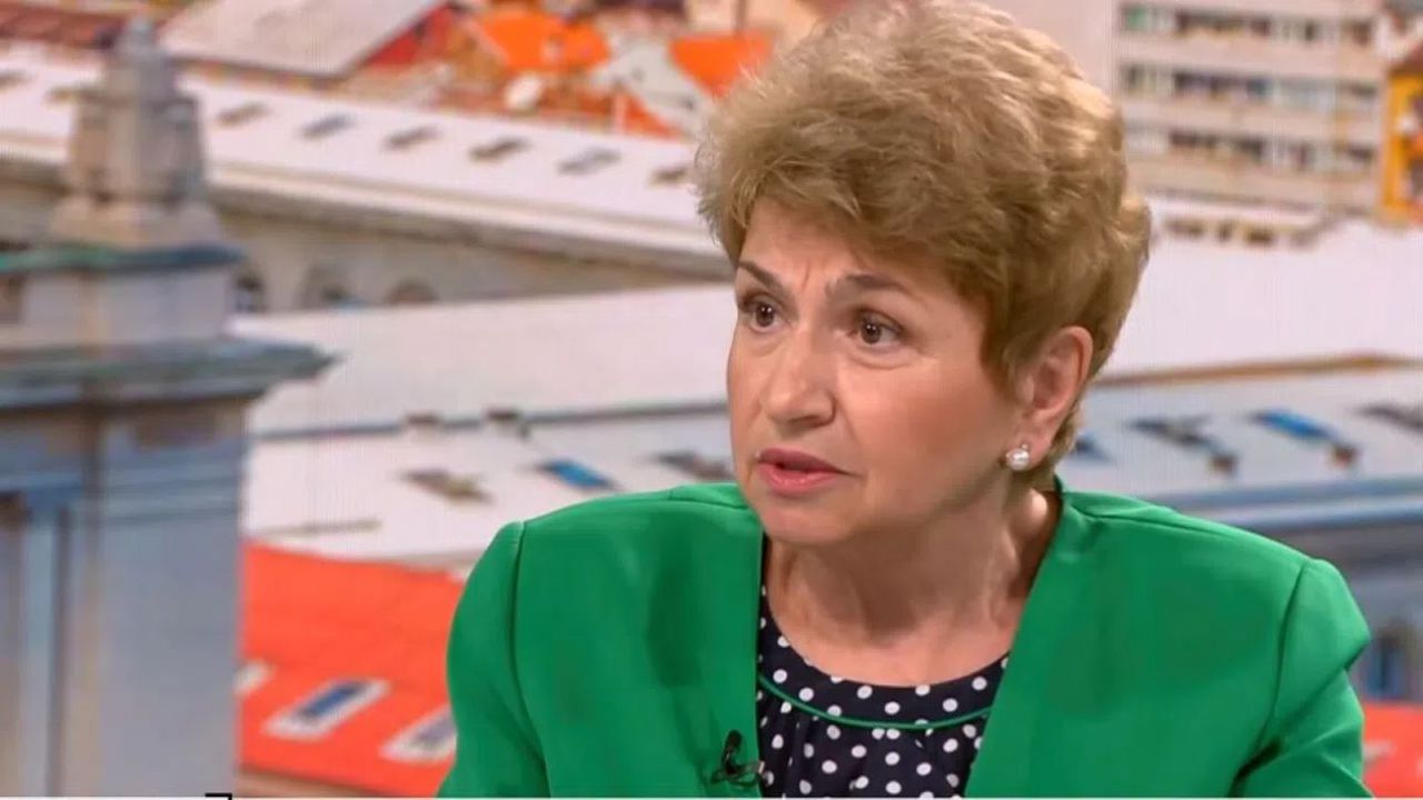 Дипломатът Меглена Плугчиева: Всички лягат и стават с Пеевски, вместо да работят