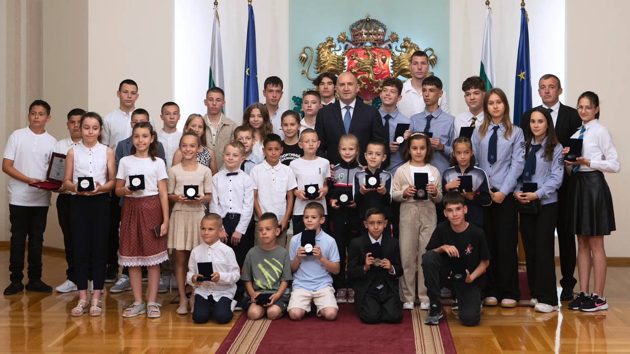 Радев: Инициативата "Спортувай с президента" привлича хиляди деца от страната да спортуват