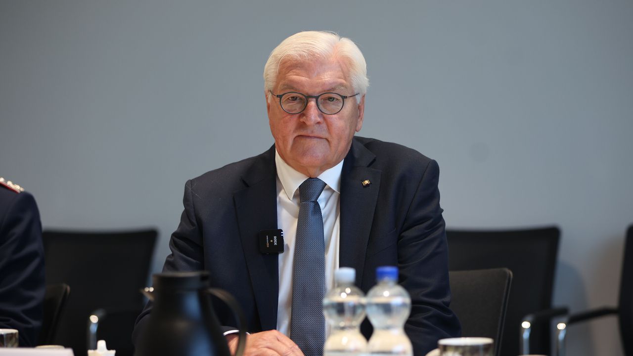 Германският президент Франк-Валтер Щайнмайер днес заяви, че се срамува от