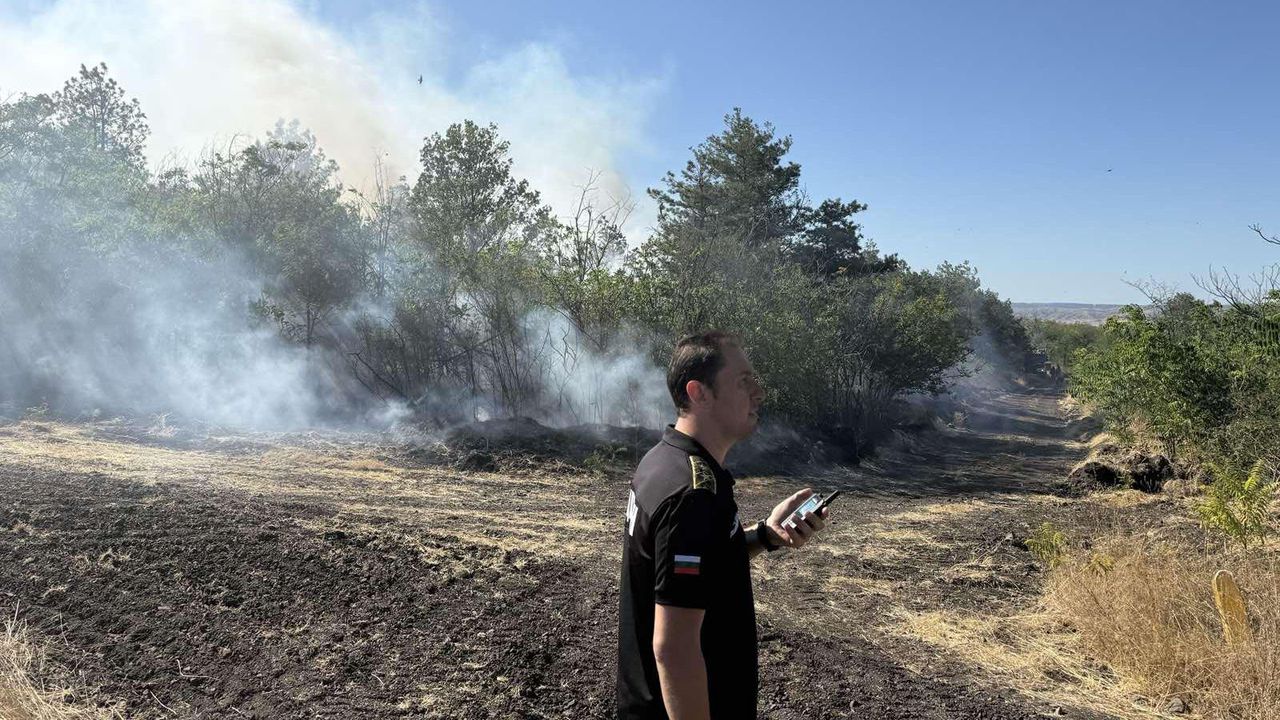 Цяла нощ екипи на пожарната гасиха отделни огнища в град