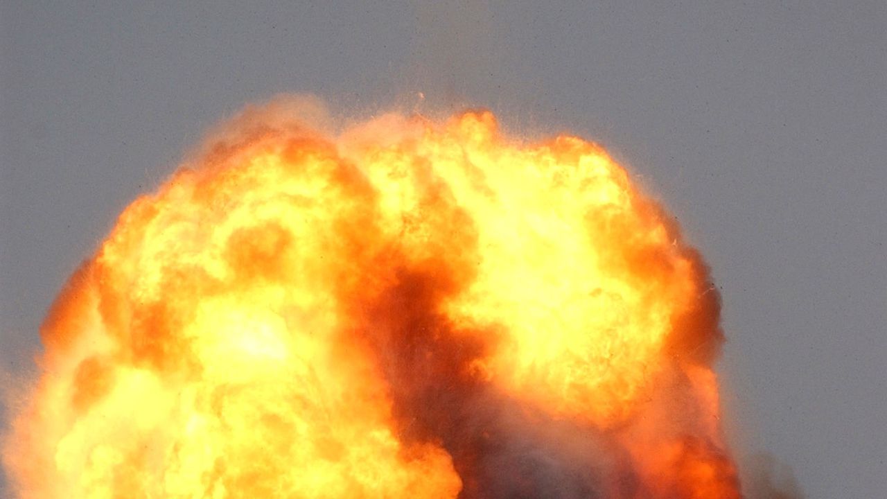 Най-малко трима загинали при самоубийствено бомбено нападение в Пакистан