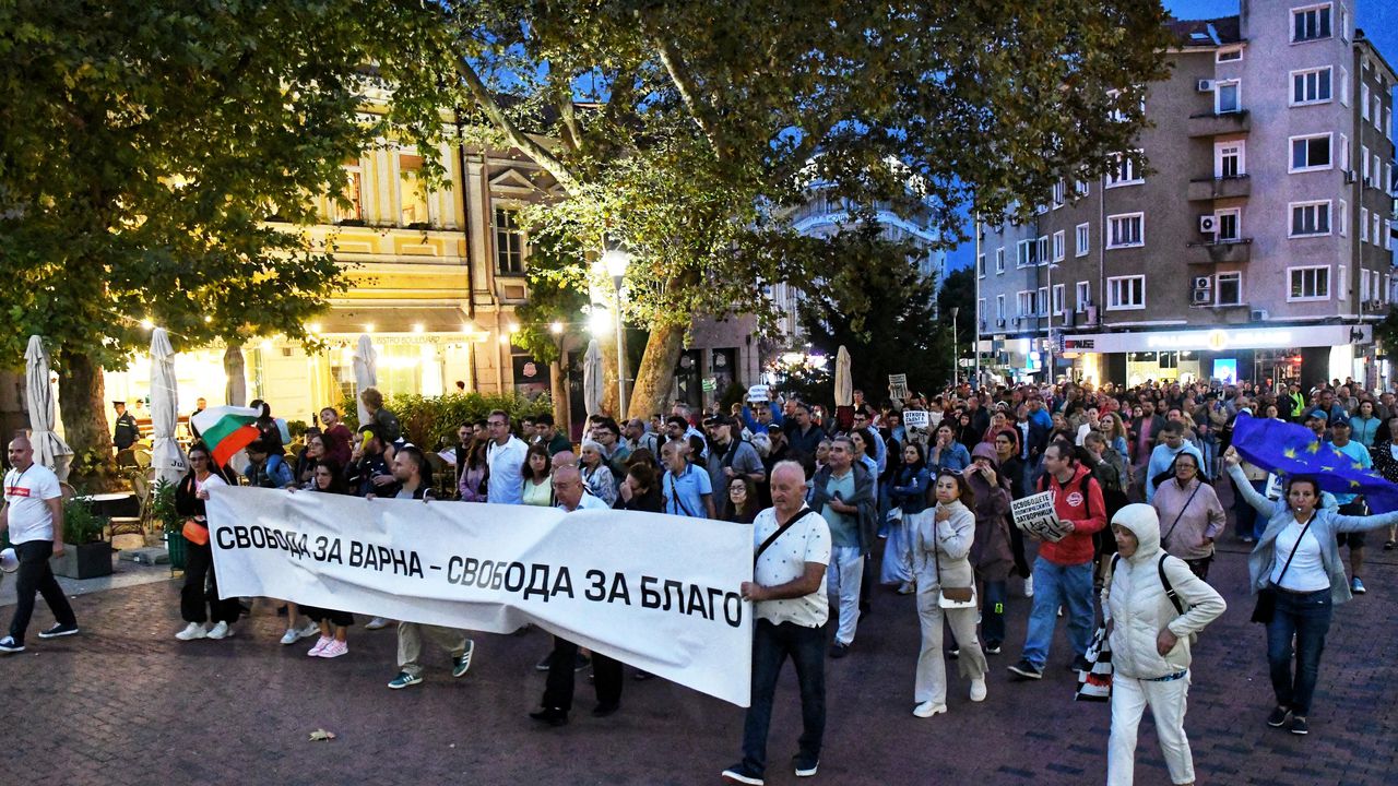 Девети пореден протест във Варна в подкрепа на задържания кмет Благомир Коцев