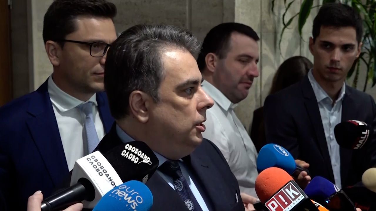 Асен Василев: Видяхме изключително грозна сцена, държавата не принадлежи на никого