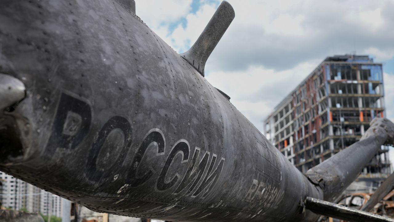 Руски изтребител Су-30СМ е свален над Крим от свои