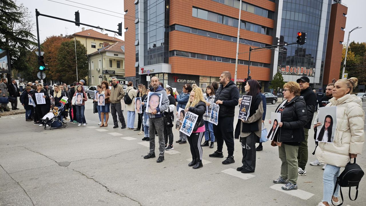 Бащата на Сияна твърди, че вещото лице и адвокатът на подсъдимия са приятели