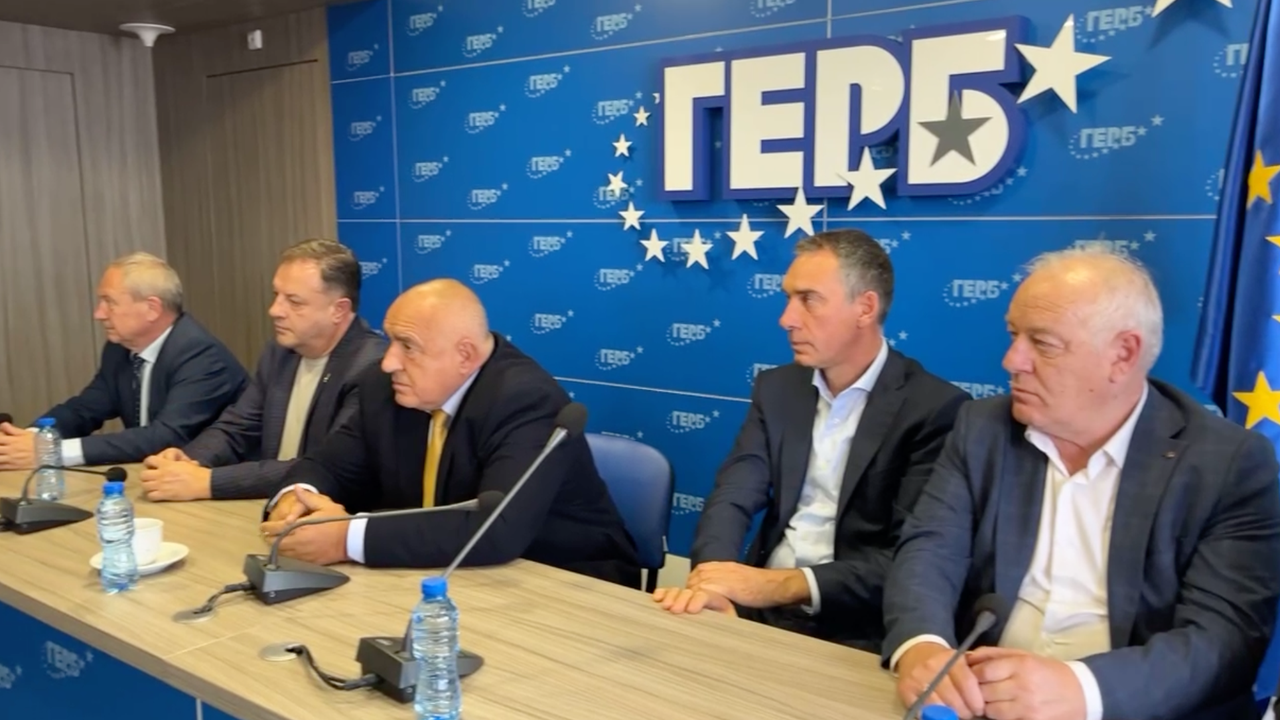 Борисов отново събра депутати и министри, този път и кметове