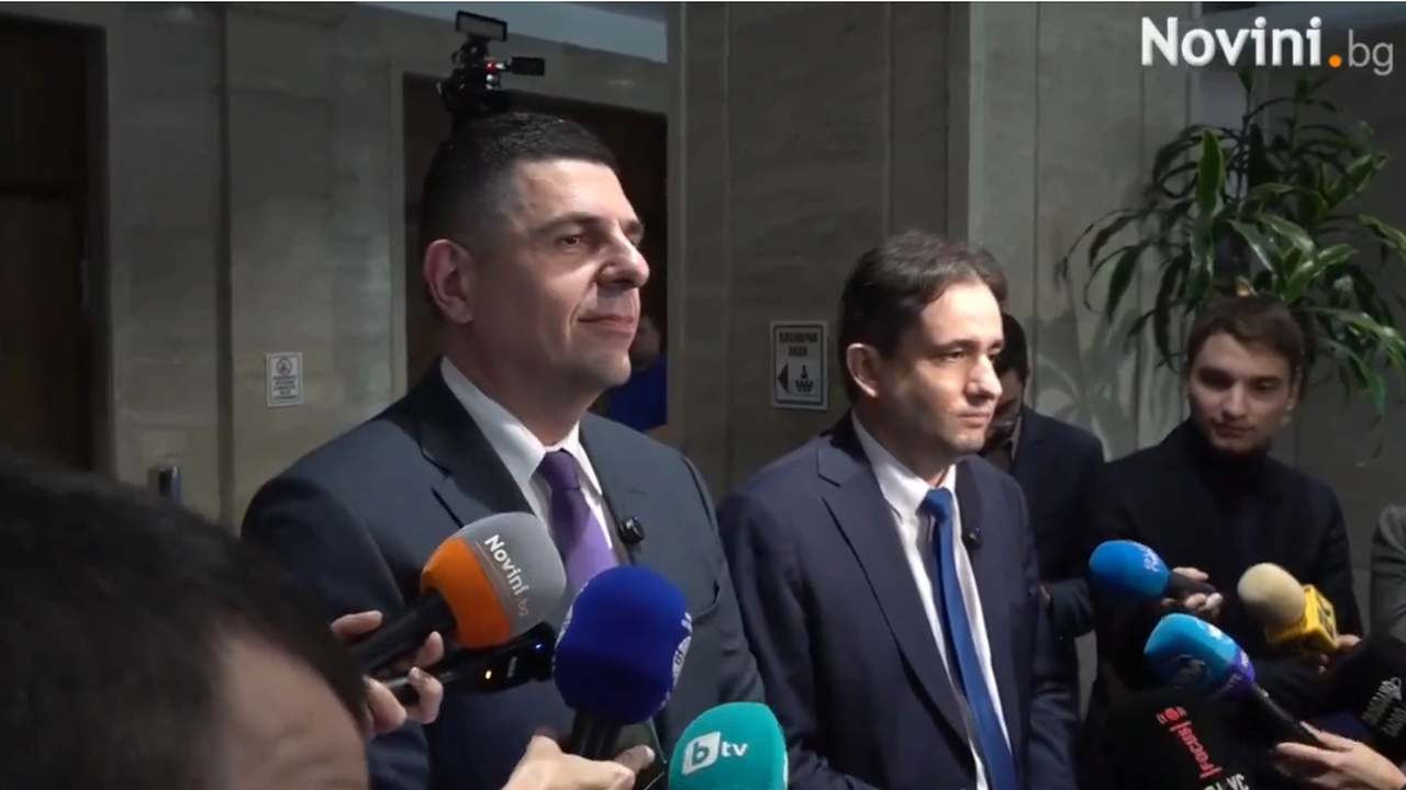 Той коментира и срещите на ГЕРГБ с избиратели с думите: