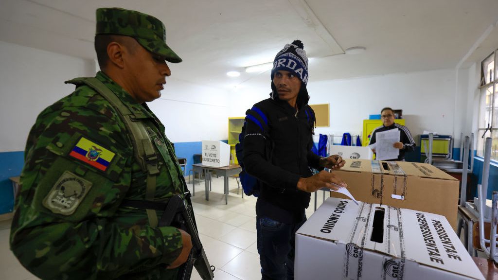 След референдум: Еквадорците казаха „не“ на американските бази в страната