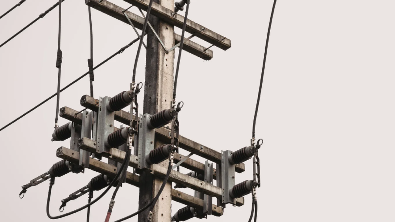 Без ток в областта са населени места в седем от