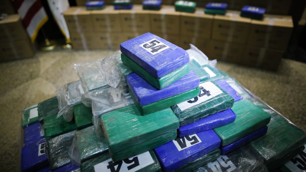 Ел Салвадор конфискува 1,4 тона кокаин, намерен плаващ в Тихия океан