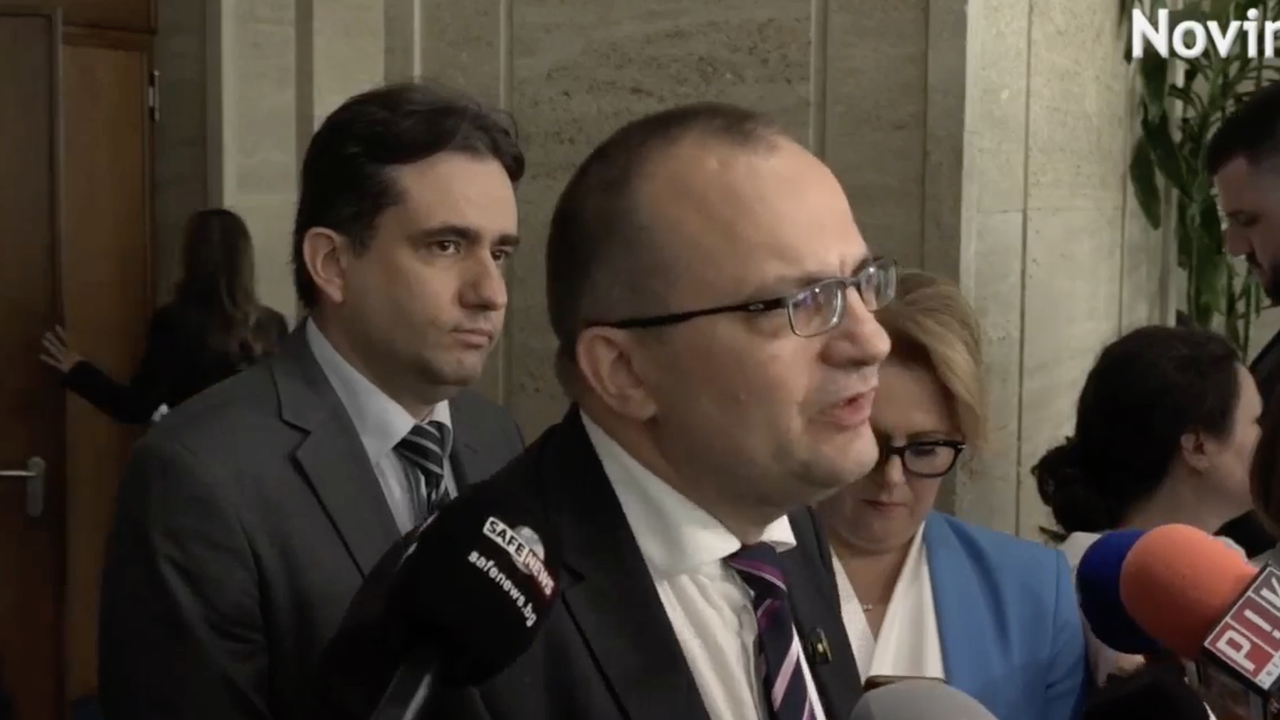 Левичарството на властта продължава, обяви в кулоарите на парламента Мартин