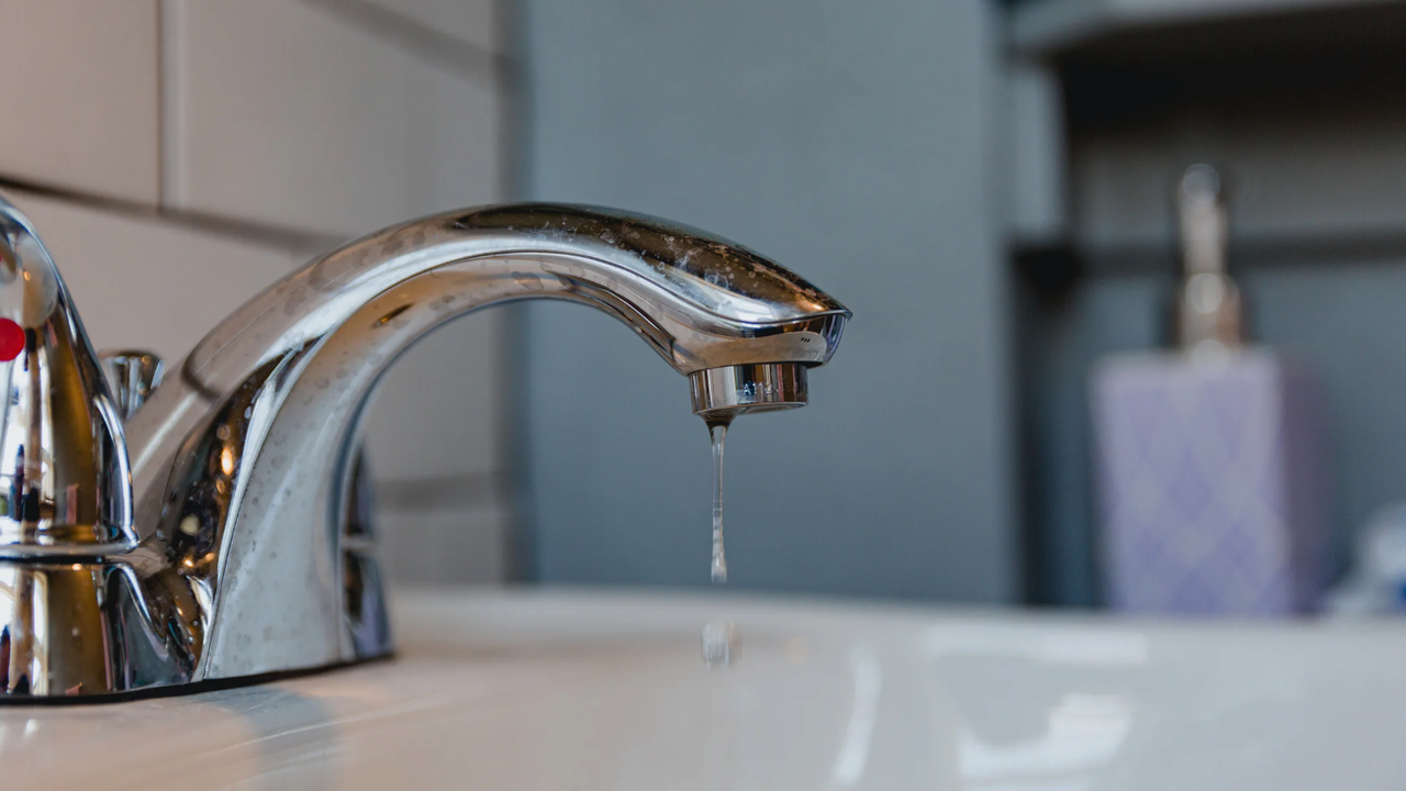 Днес във връзка със строително-монтажни дейности от 11:00 до 16:00