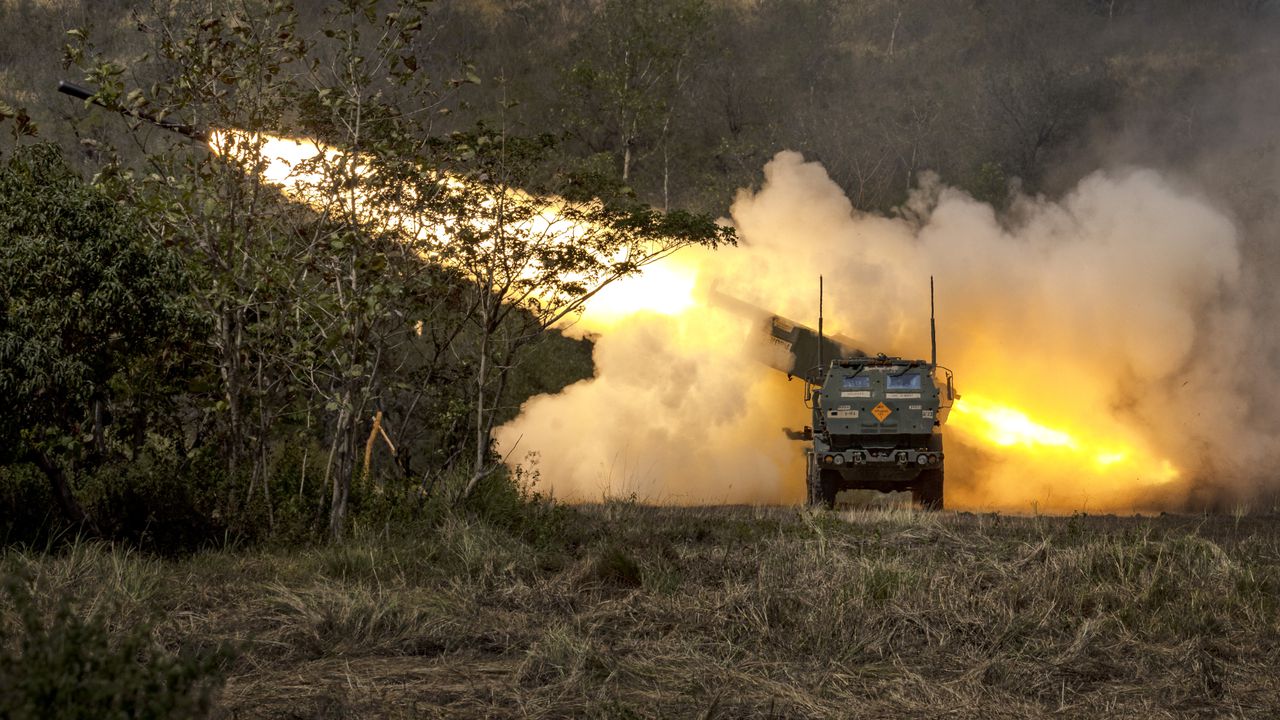 Австралийската армия за първи път изстреля ракета с голям обсег ХАЙМАРС