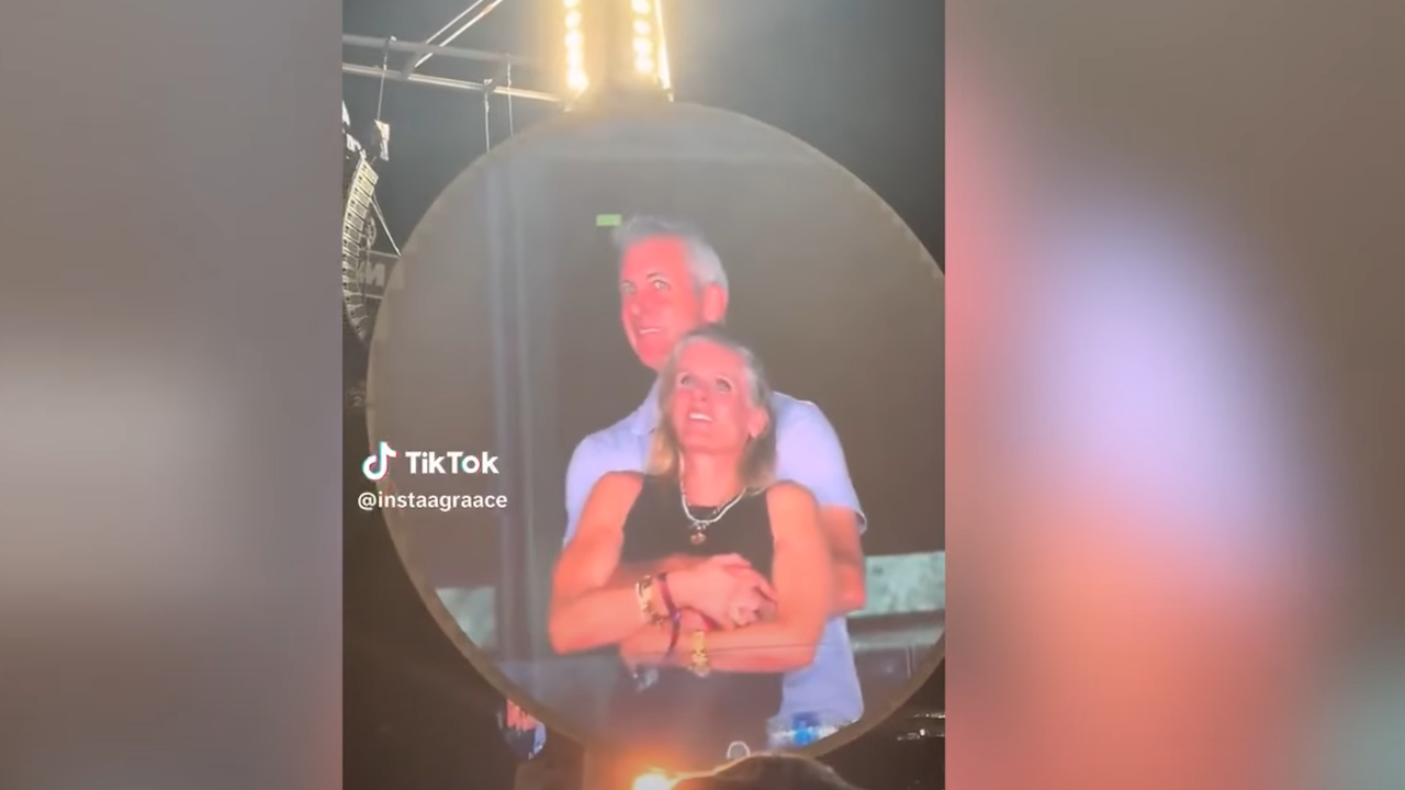 Развод за милиарди. Хванаха шефа на AI стартъп в изневяра на концерт на Coldplay