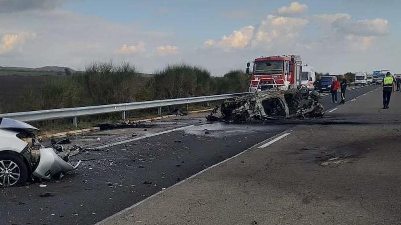 Верижна катастрофа между пет автомобила затруднява движението по АМ „Тракия“