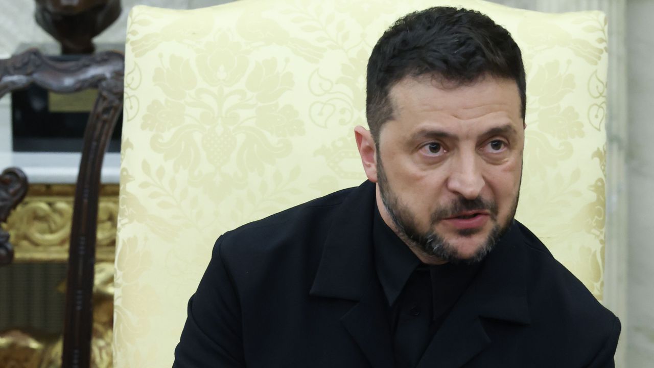 Президентът на Украйна Володимир Зеленски ще остане във Вашингтон за