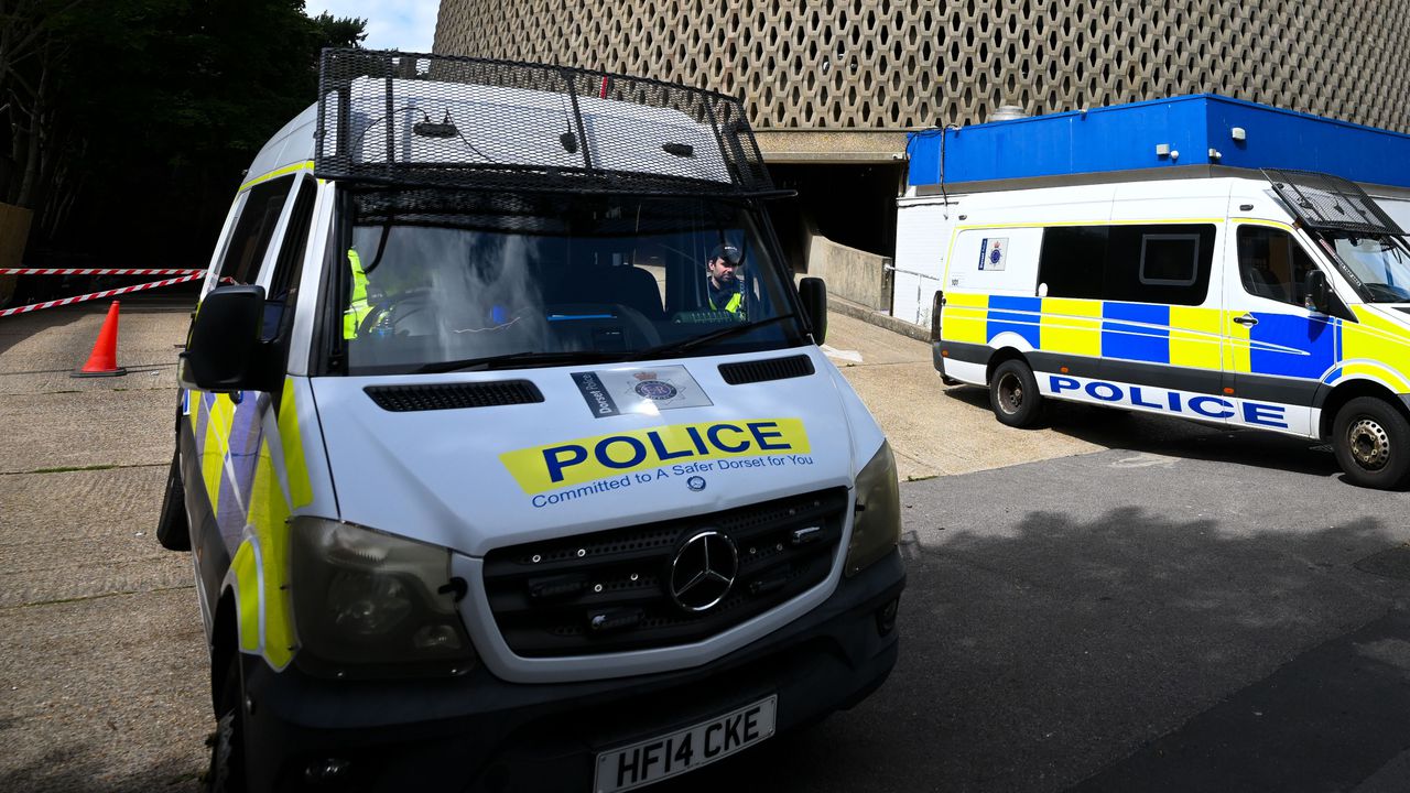 Британската полиция арестува трима заподозрени за сътрудничество с руското разузнаване