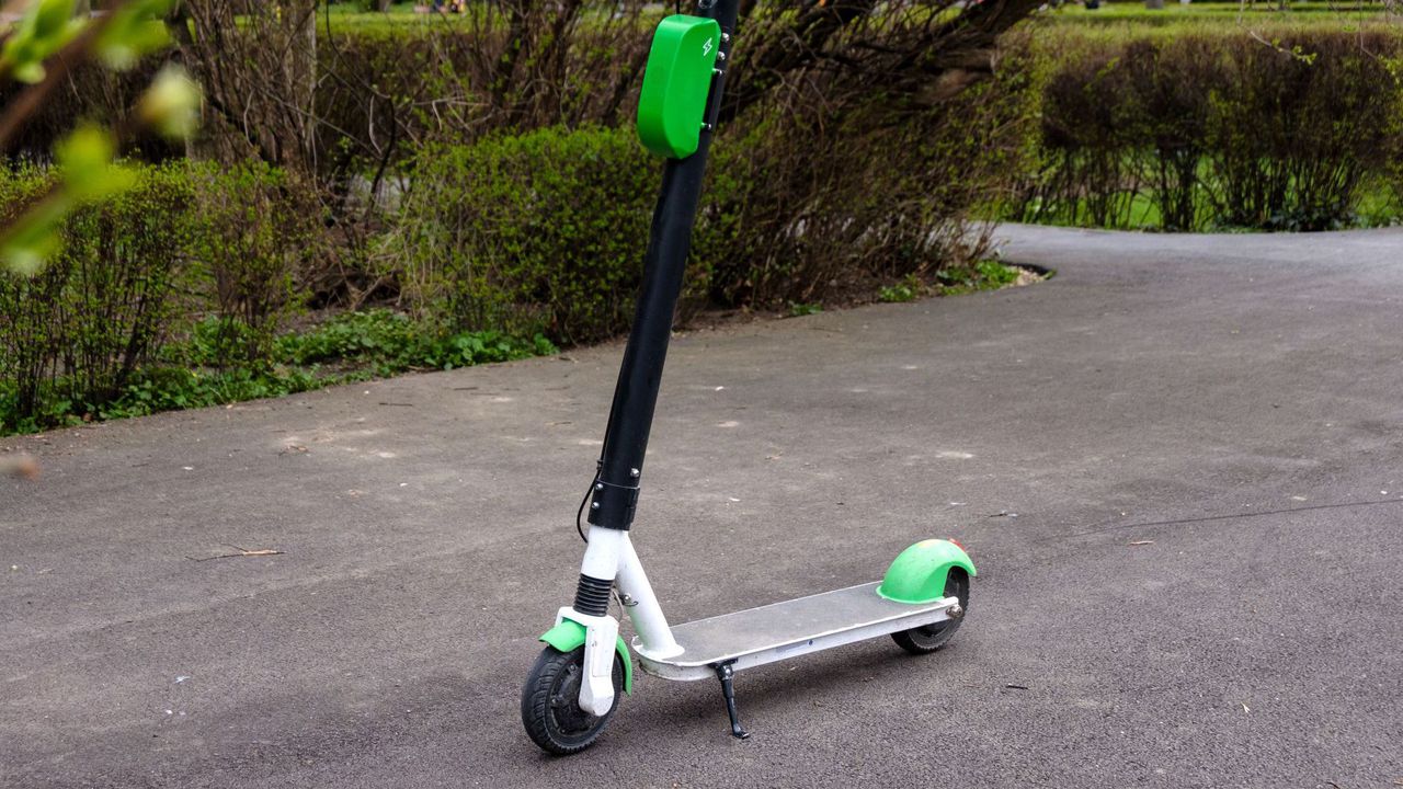 Предстои всички на частни тротинетки да бъдат издадени регистрационни номера.Целта