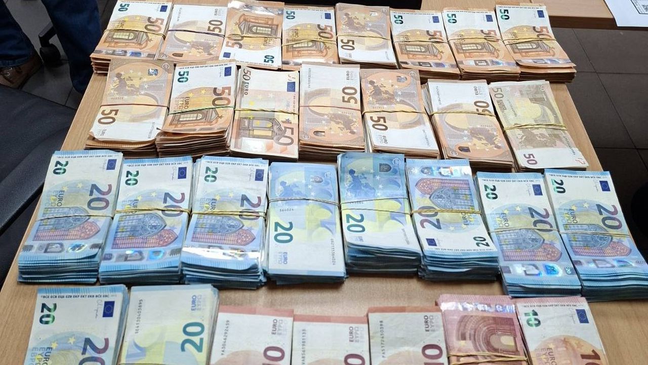 Недекларирани 99 970 евро с левова равностойност 195 524 лева