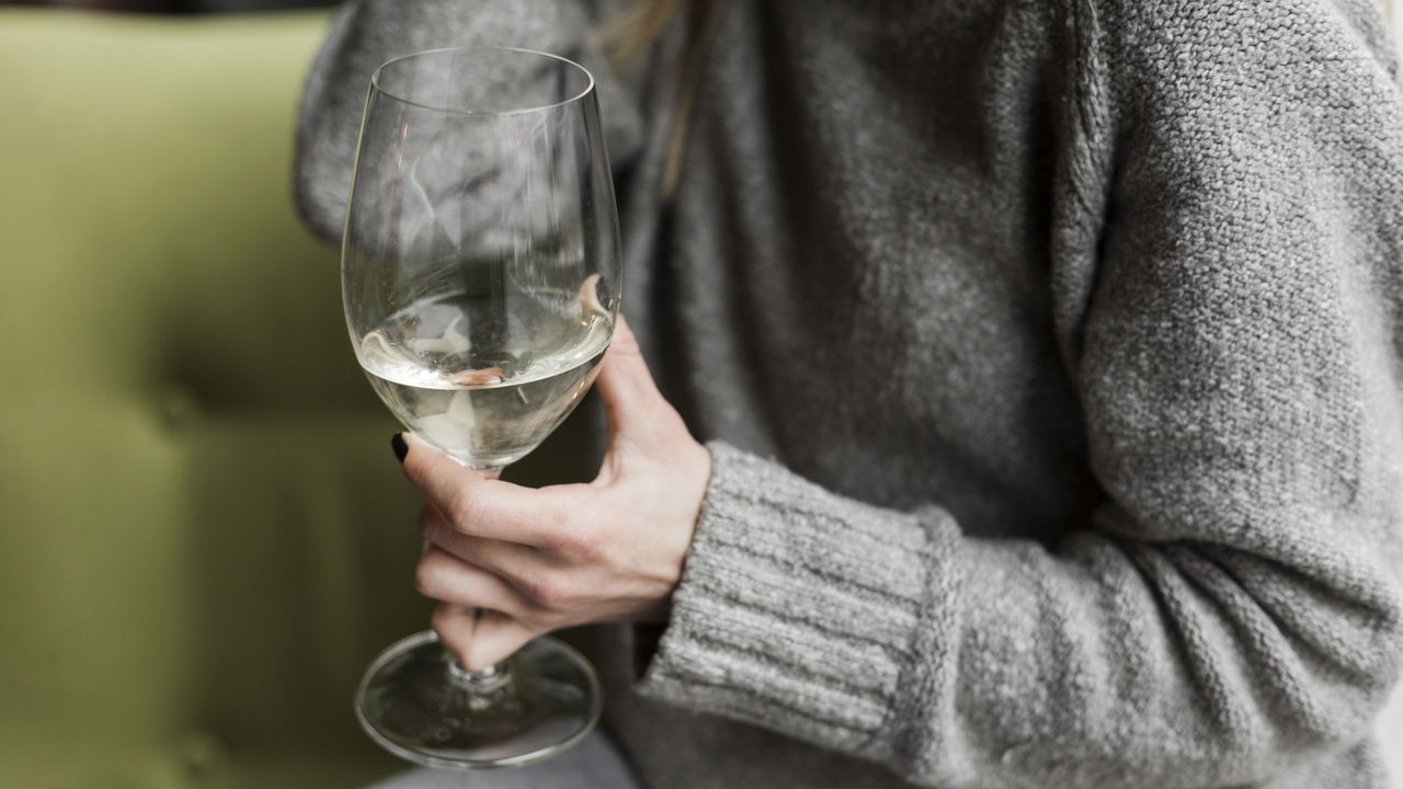 Българка упоила и ограбила мъж в Атина