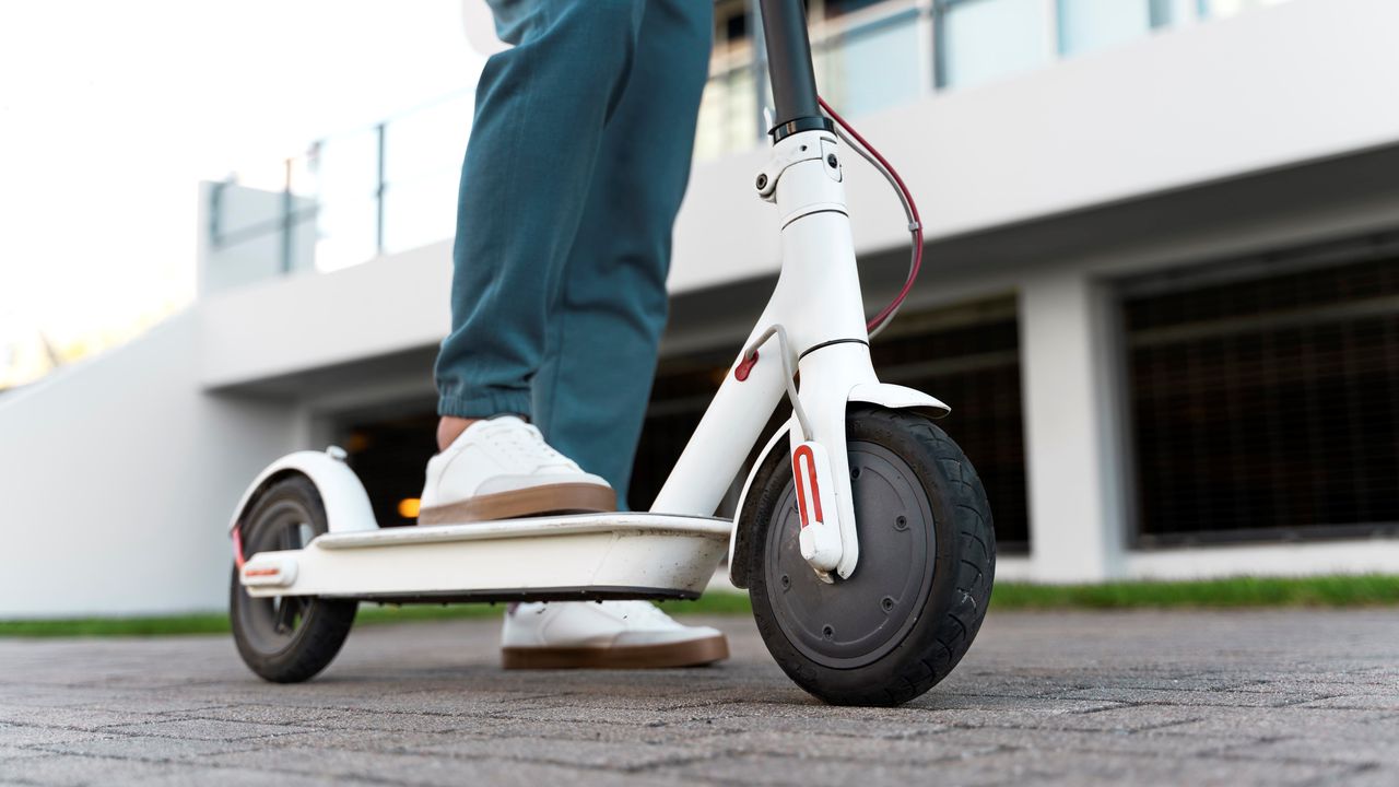 Бум на пострадали от тротинетки в . Възрастовата граница се