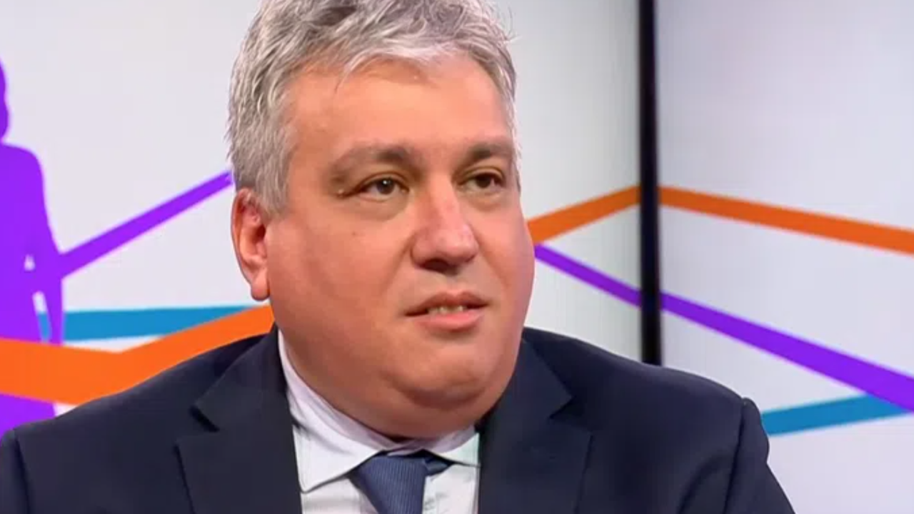 Директорът на Националния статистически институт (НСИ) Атанас Атанасов е получил