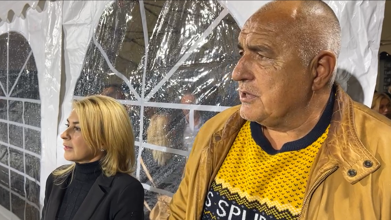 Борисов се появи на стадиона в Габрово: Какво повече да направим? Ето: осветление, трева, писти